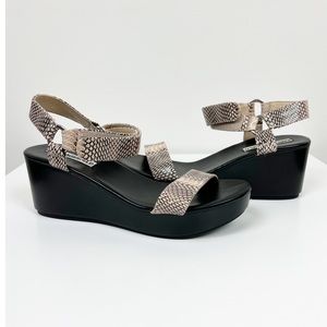Karl Lagerfeld Snake Print Textured Platform Sandals Size 9.5